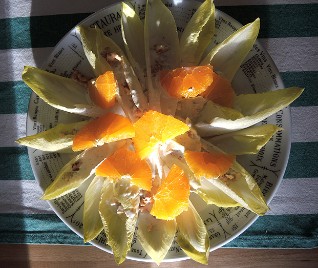 Chicoree, Gorgonzola, Walnuss, Orangensalat – here comes the sun salad ...