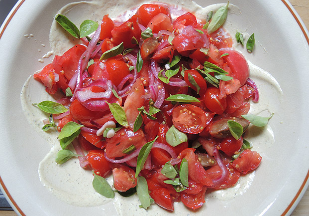 Tomatensalat – heirloom tomato salad – kuechenkitchen